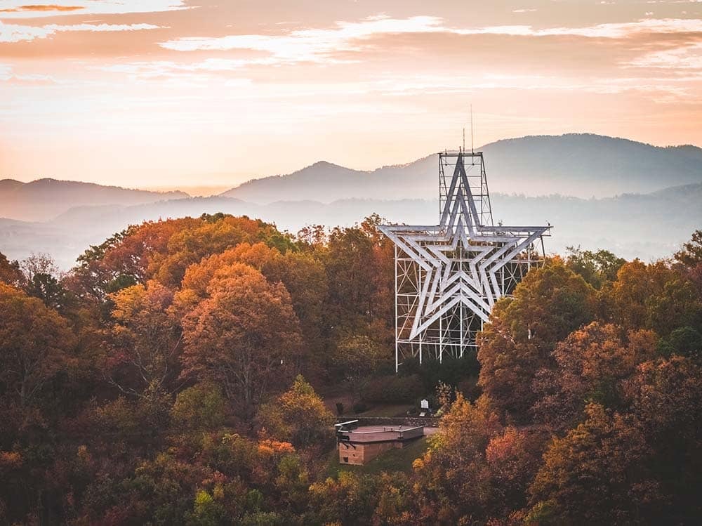 Roanoke Star in Mill Mountain Park | Photo courtesy of Creative Dog Media – Visit VBR